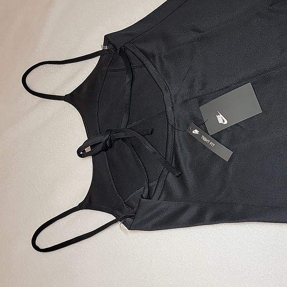 Nike NSW Icon Clash Dress - Picture 9 of 14